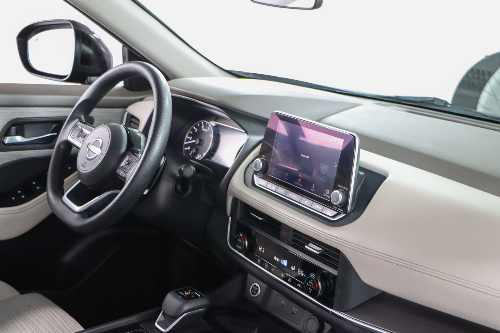 Used 2023 Nissan Rogue SV image 25