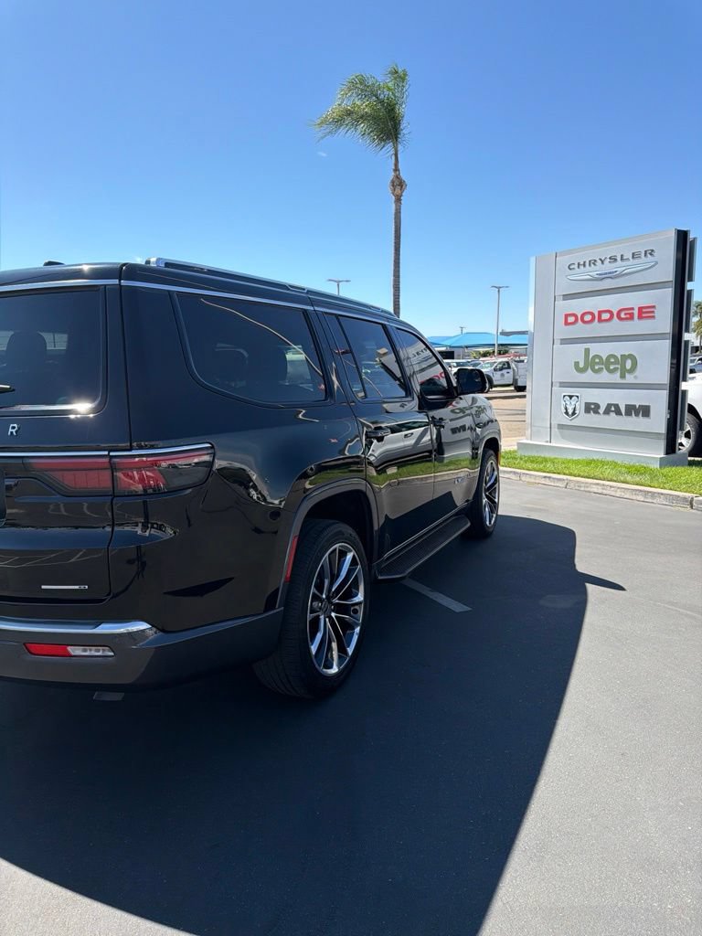 Used 2022 Jeep Wagoneer Series II w/ Premium Group I AWD/4WD image 5