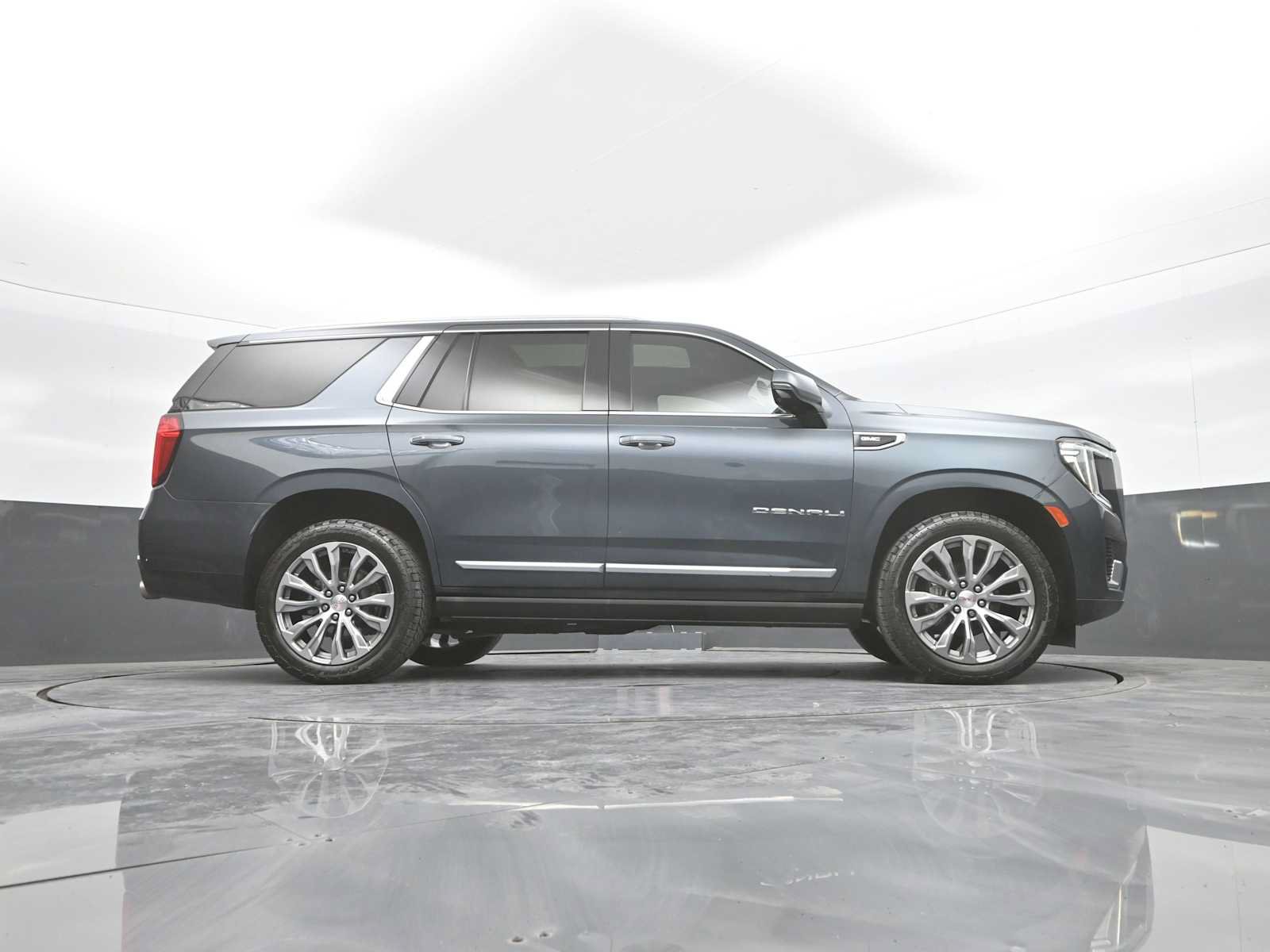Used 2021 GMC Yukon Denali w/ Denali Premium Package RWD image 55