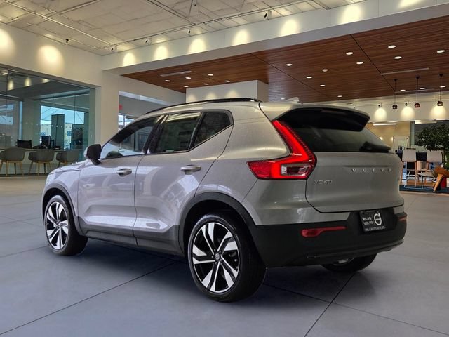 New 2026 Volvo XC40 B4 Plus w/ Climate Package FWD image 4