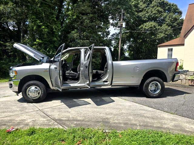 Used 2019 RAM 3500 Tradesman image 2