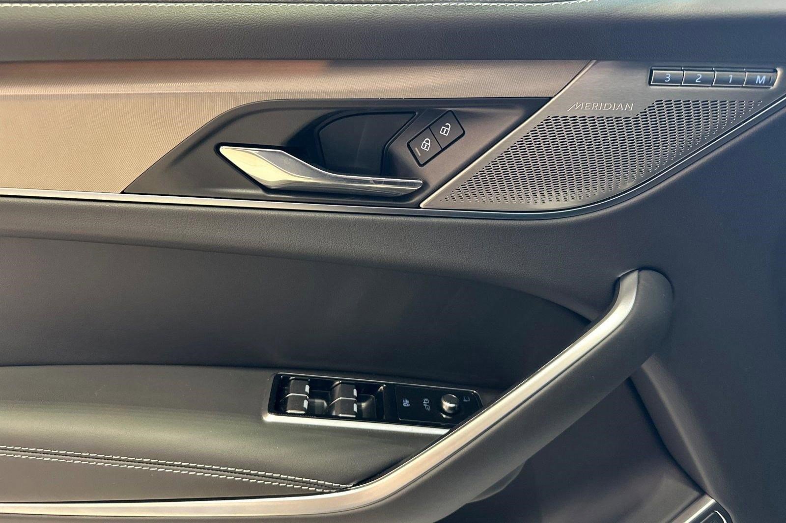 New 2026 Jaguar F-PACE R-Dynamic S image 14