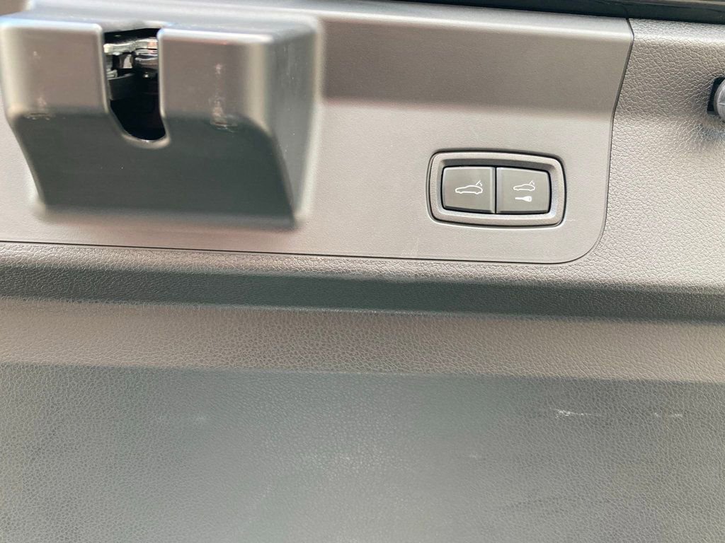 Certified 2023 Porsche Panamera 4 Platinum Edition image 24