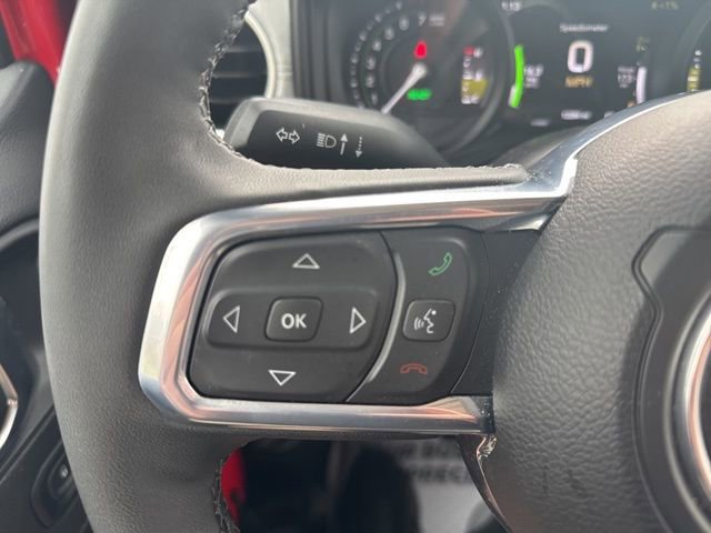 Used 2025 Jeep Wrangler Unlimited Sahara AWD/4WD image 15