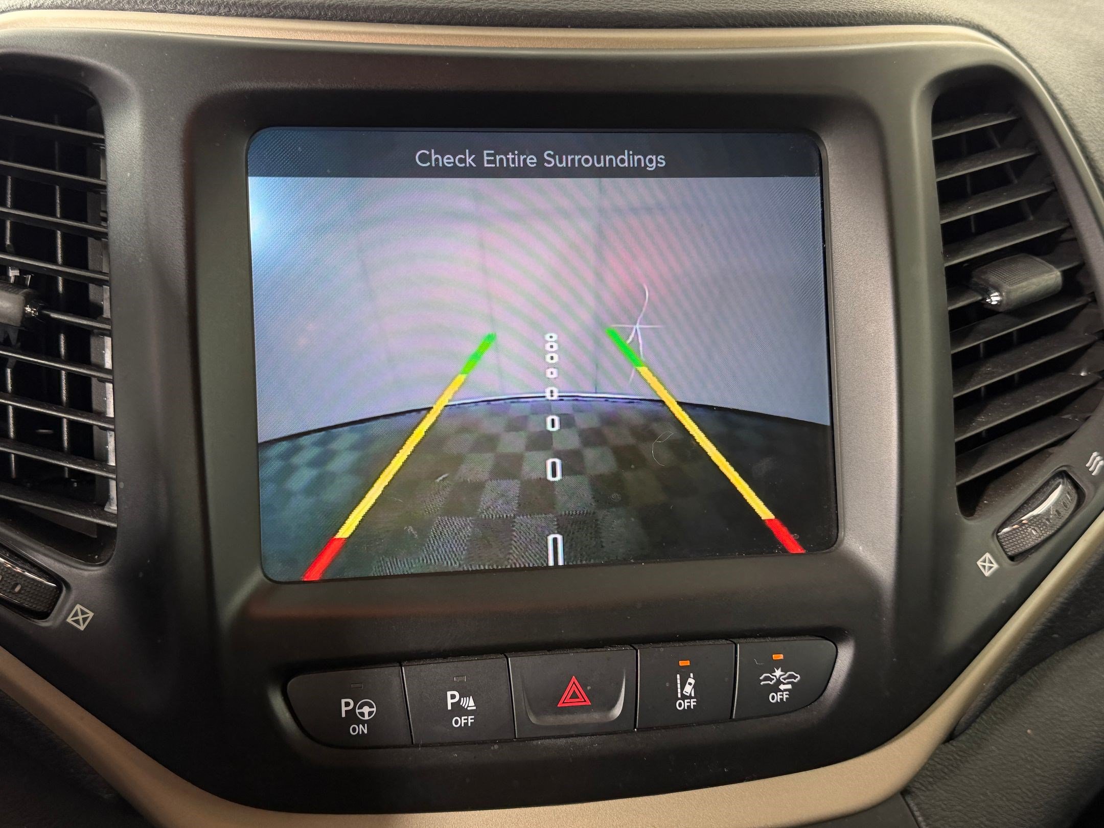 Used 2018 Jeep Cherokee Limited w/ Technology Group AWD/4WD image 26