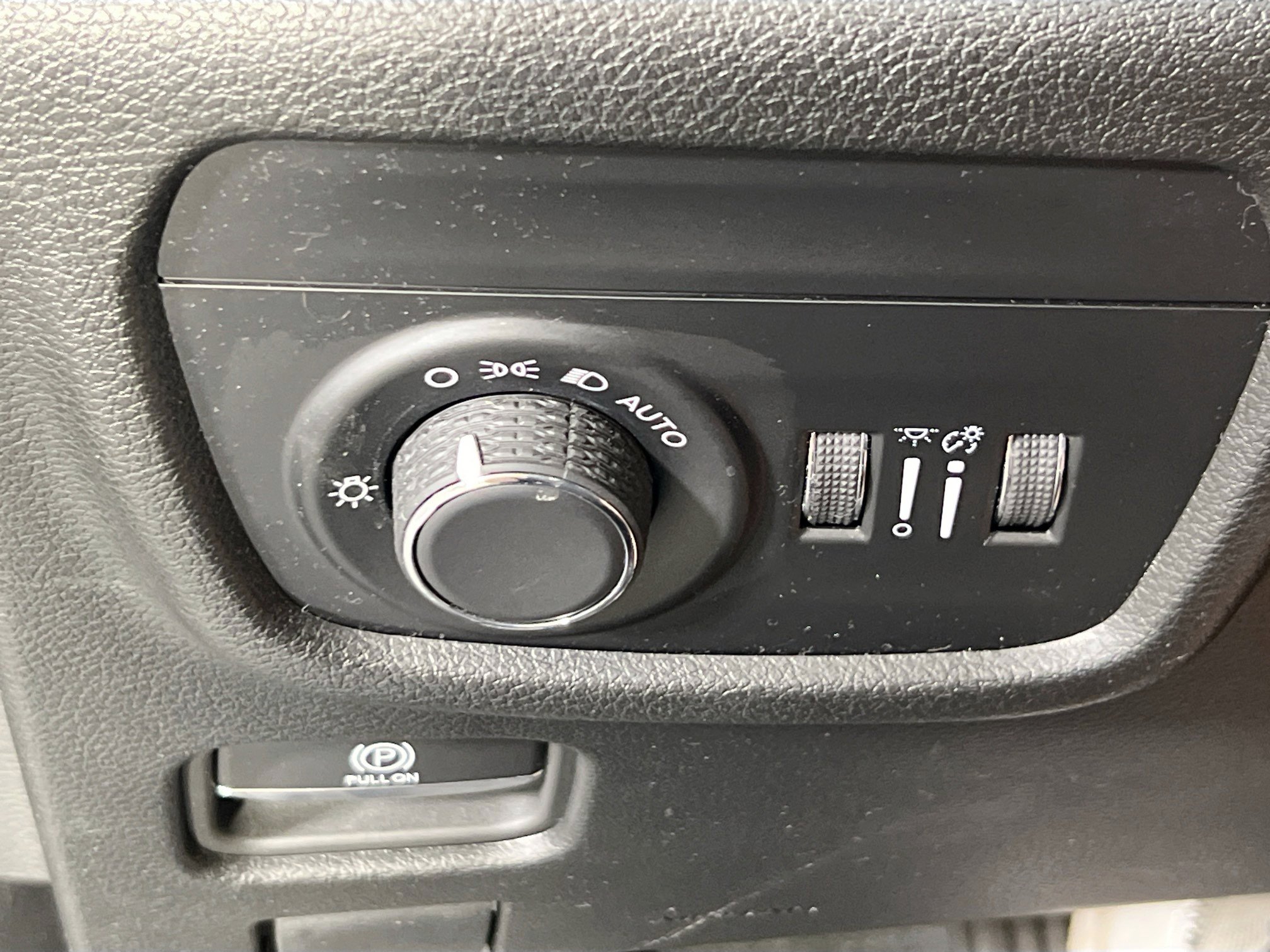Used 2023 Jeep Grand Cherokee L Laredo AWD/4WD image 10