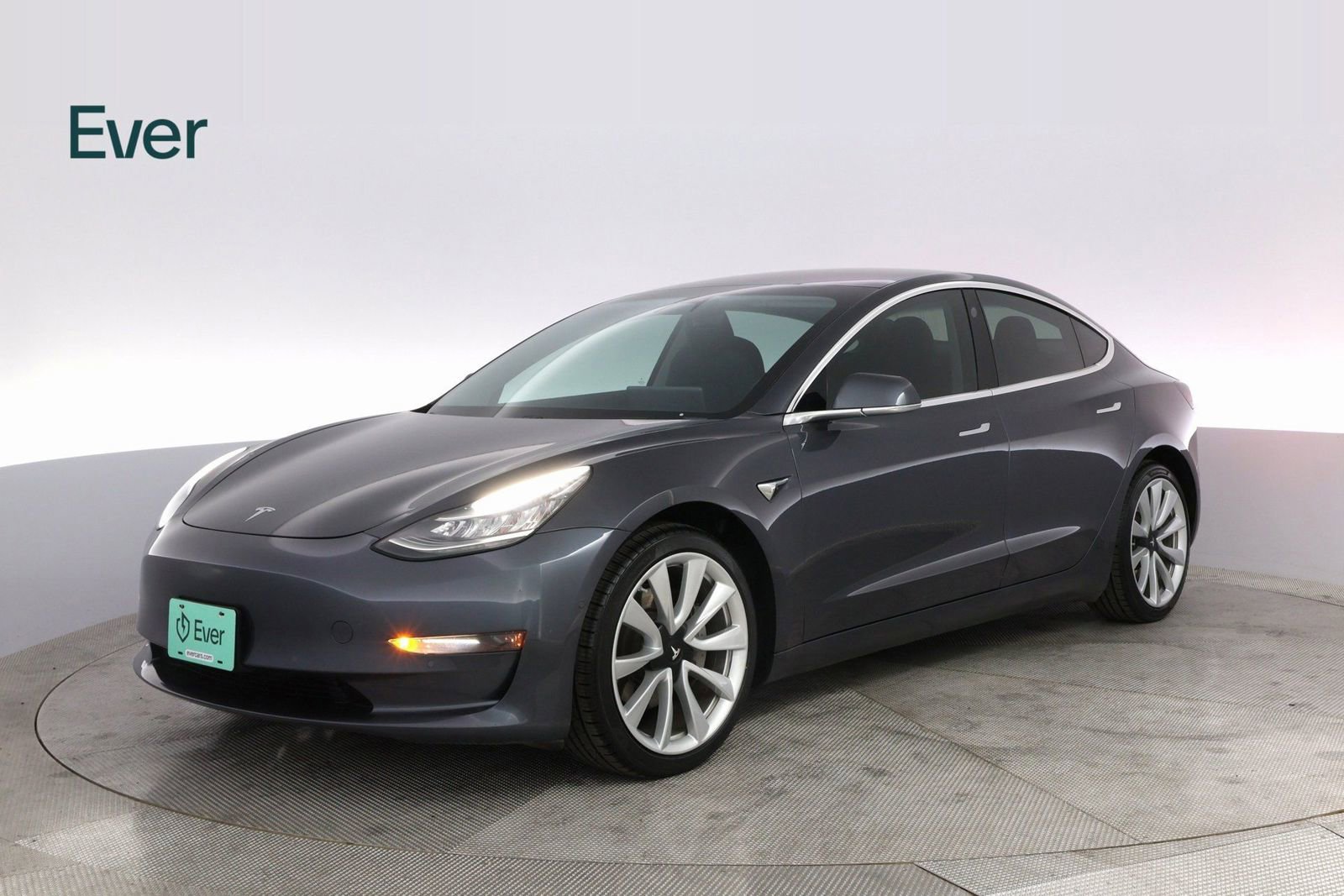 Used 2019 Tesla Model 3 Standard Range Plus image 2