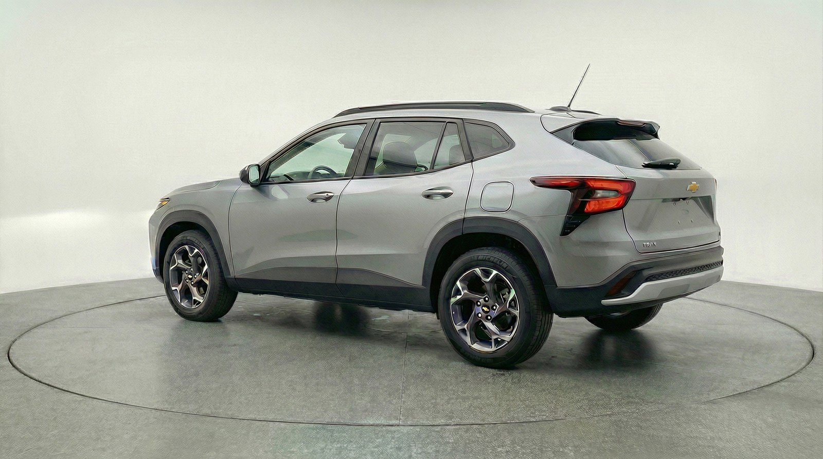 Used 2025 Chevrolet Trax LT image 6