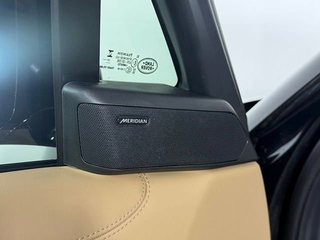 Certified 2025 Land Rover Range Rover SE image 30