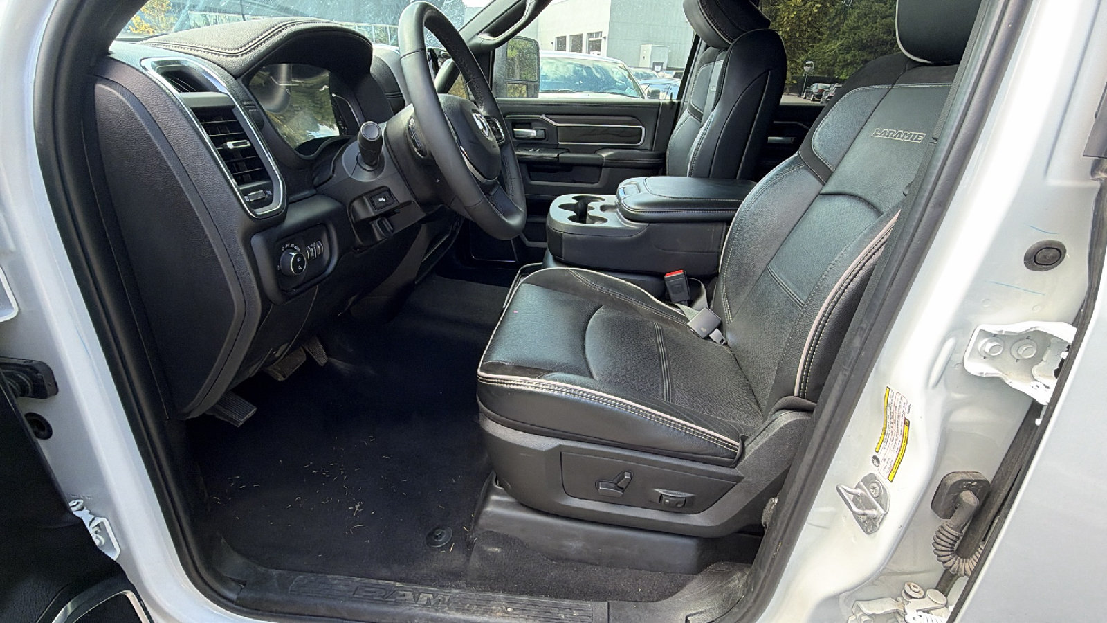 Used 2026 RAM 2500 Laramie AWD/4WD image 16