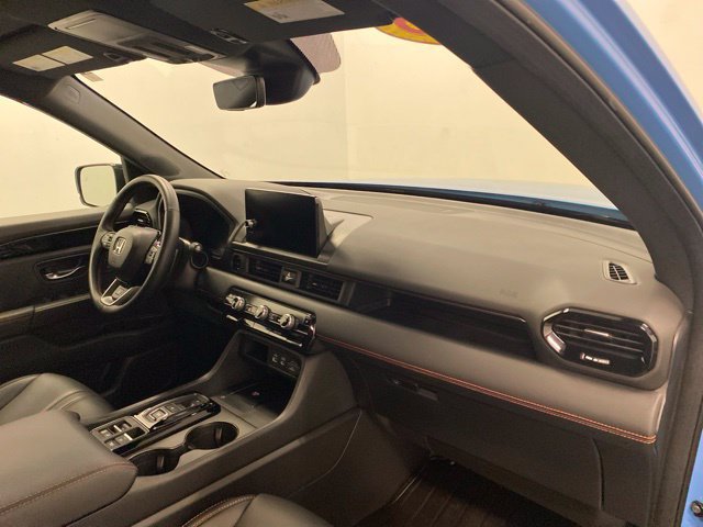 Certified 2025 Honda Pilot TrailSport image 24