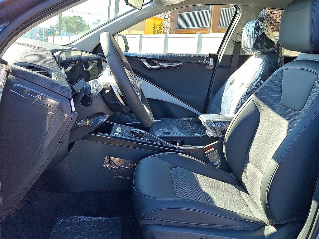 New 2025 Kia Niro EX image 9