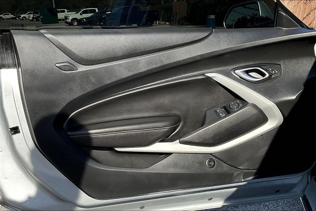 Used 2019 Chevrolet Camaro LT RWD image 17