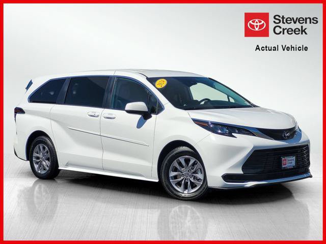 Certified 2024 Toyota Sienna LE AWD/4WD image 1