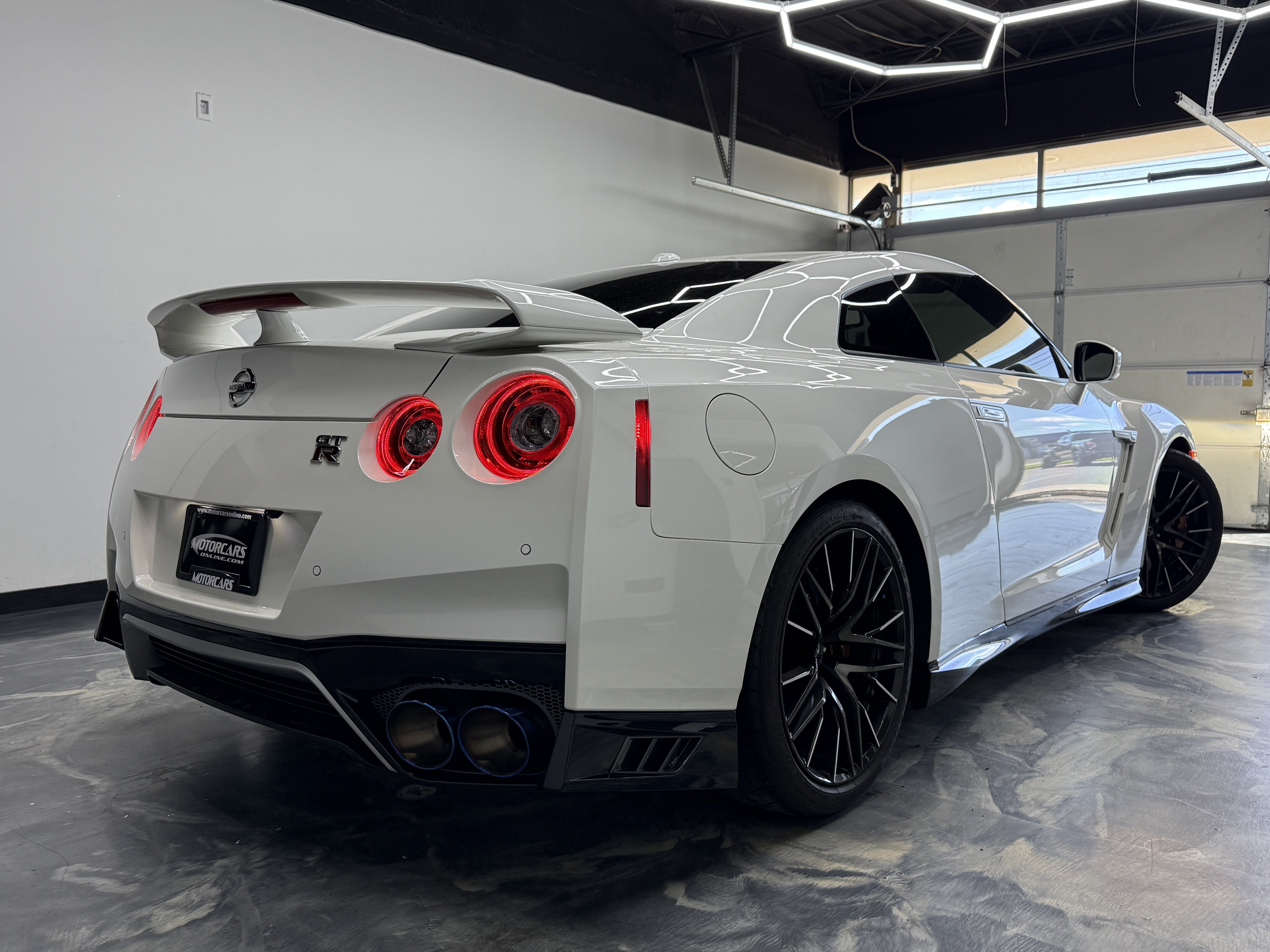 Used 2020 Nissan GT-R Premium AWD/4WD image 5