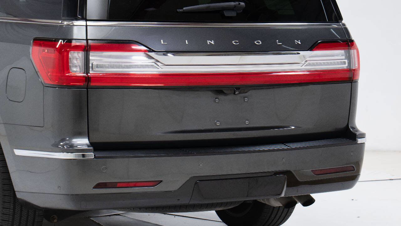 Used 2018 Lincoln Navigator Reserve w/ Technology Package image 12