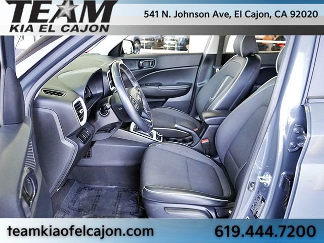 Used 2024 Hyundai Venue Limited image 14