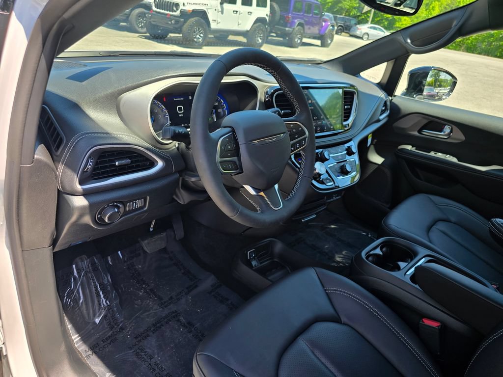 New 2027 Chrysler Pacifica Select FWD image 19