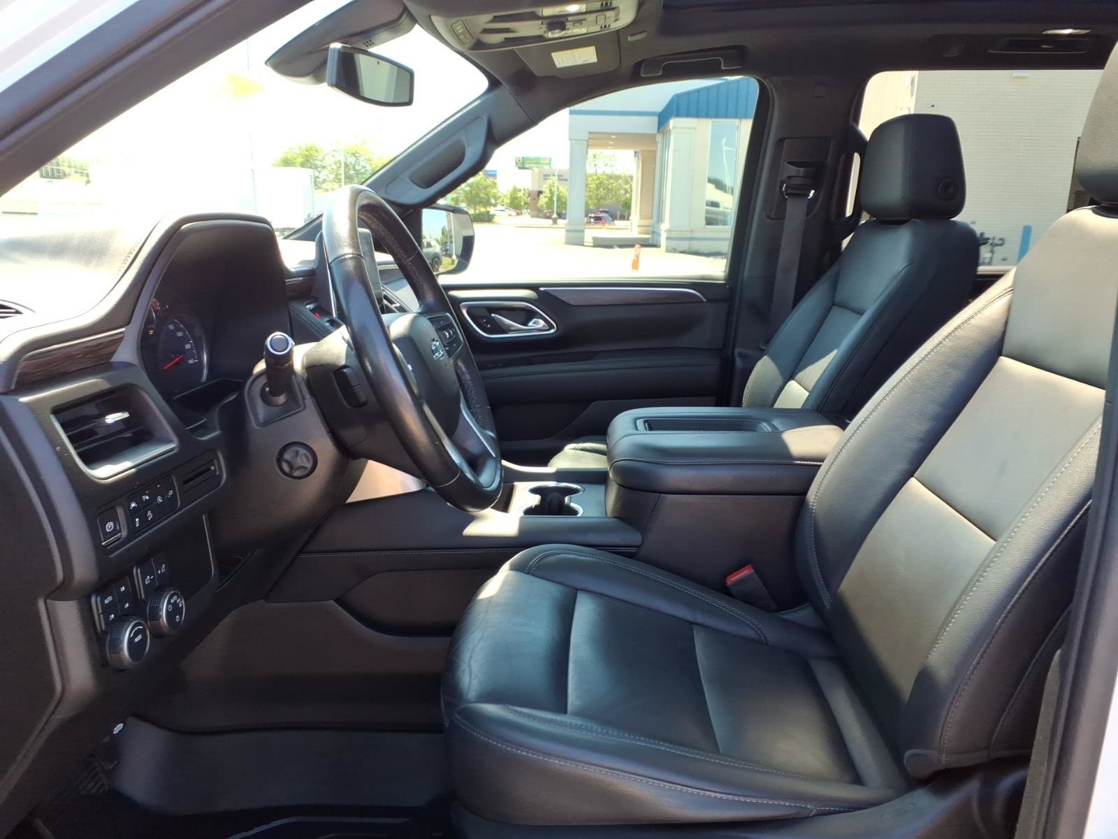 Used 2021 Chevrolet Tahoe Z71 w/ Luxury Package AWD/4WD image 22