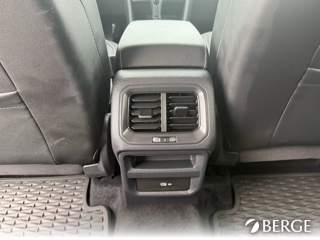 Used 2022 Volkswagen Taos SE FWD image 19