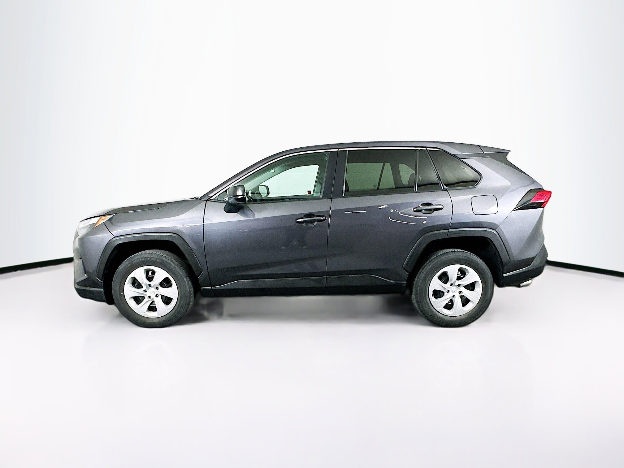 Used 2024 Toyota RAV4 LE image 4