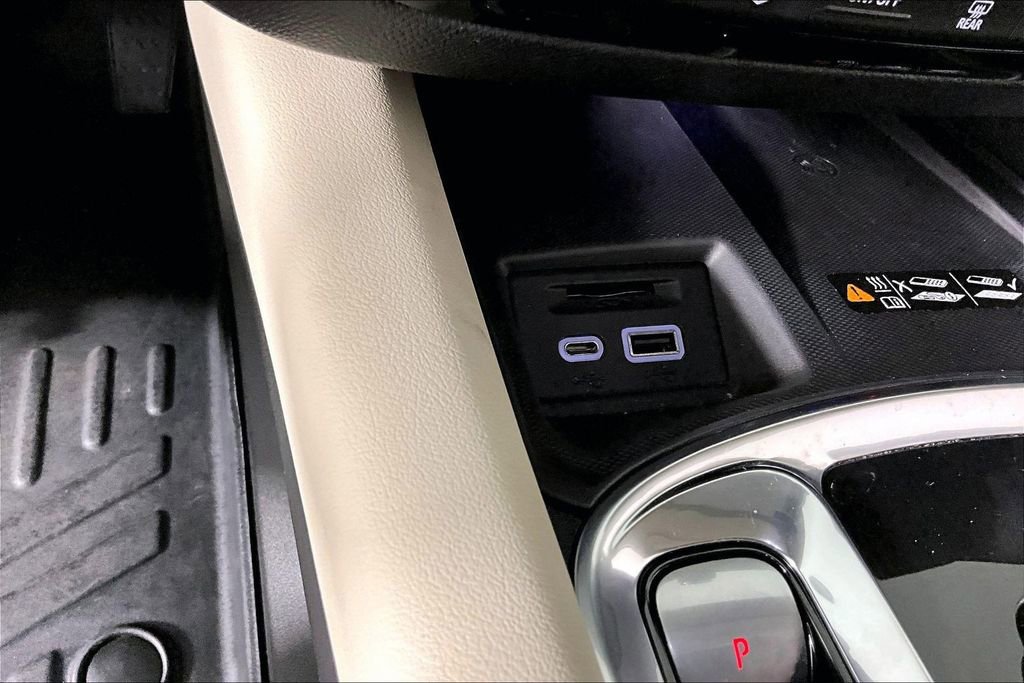 Used 2024 Buick Enclave Essence FWD image 15