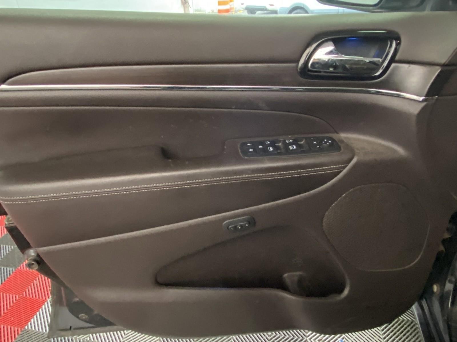 Used 2019 Jeep Grand Cherokee Overland image 19