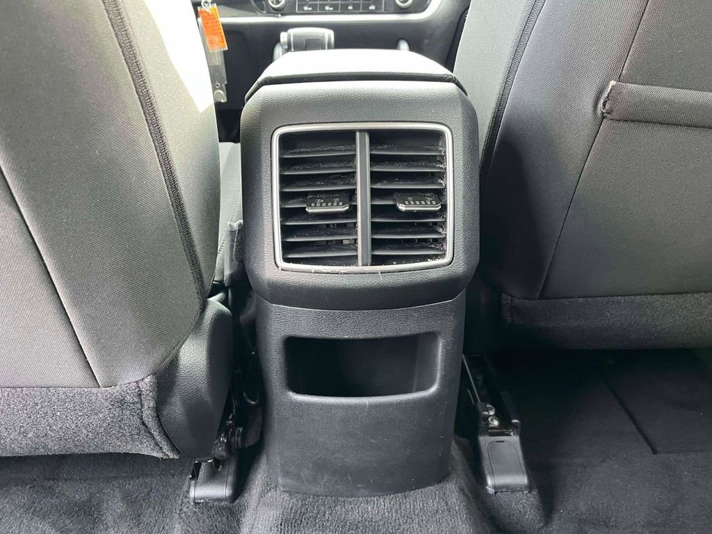 Used 2024 Kia Sportage LX image 4