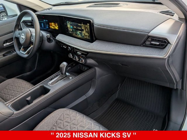Used 2025 Nissan Kicks SV AWD/4WD image 35