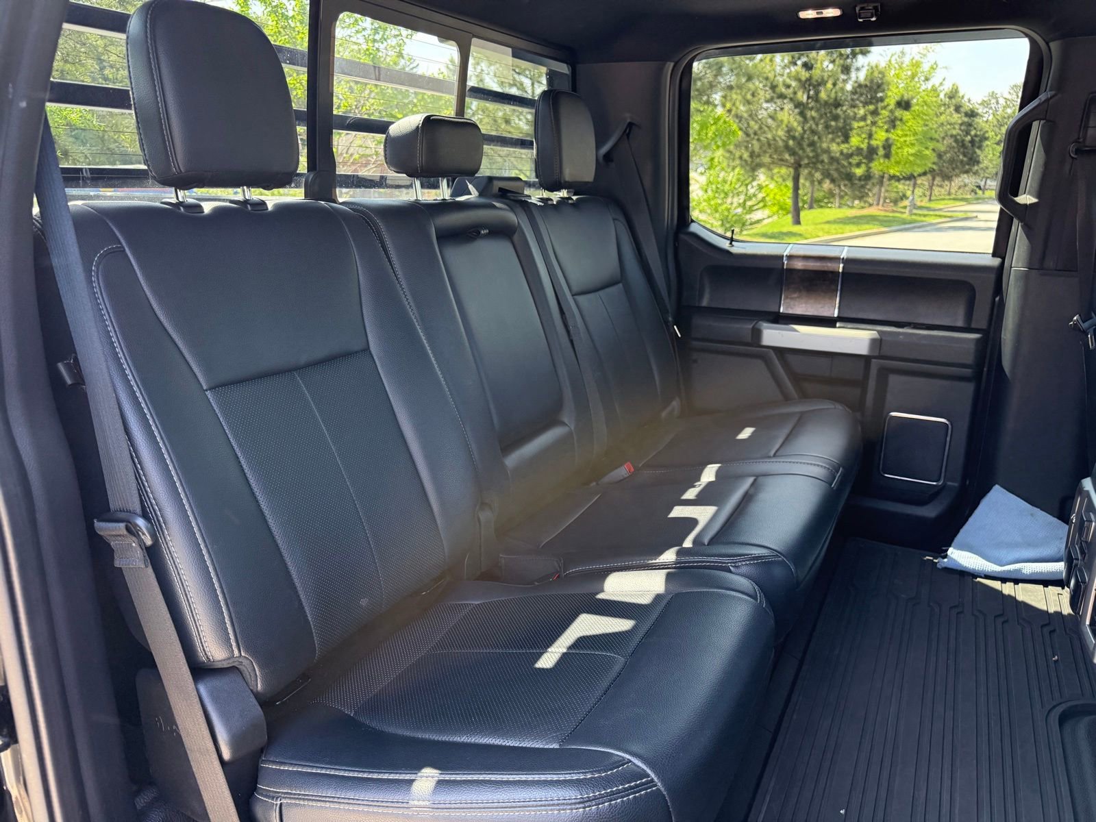 Used 2022 Ford F350 Lariat w/ Black Appearance Package AWD/4WD image 42