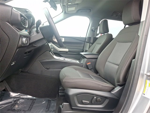 Used 2022 Ford Explorer XLT image 13