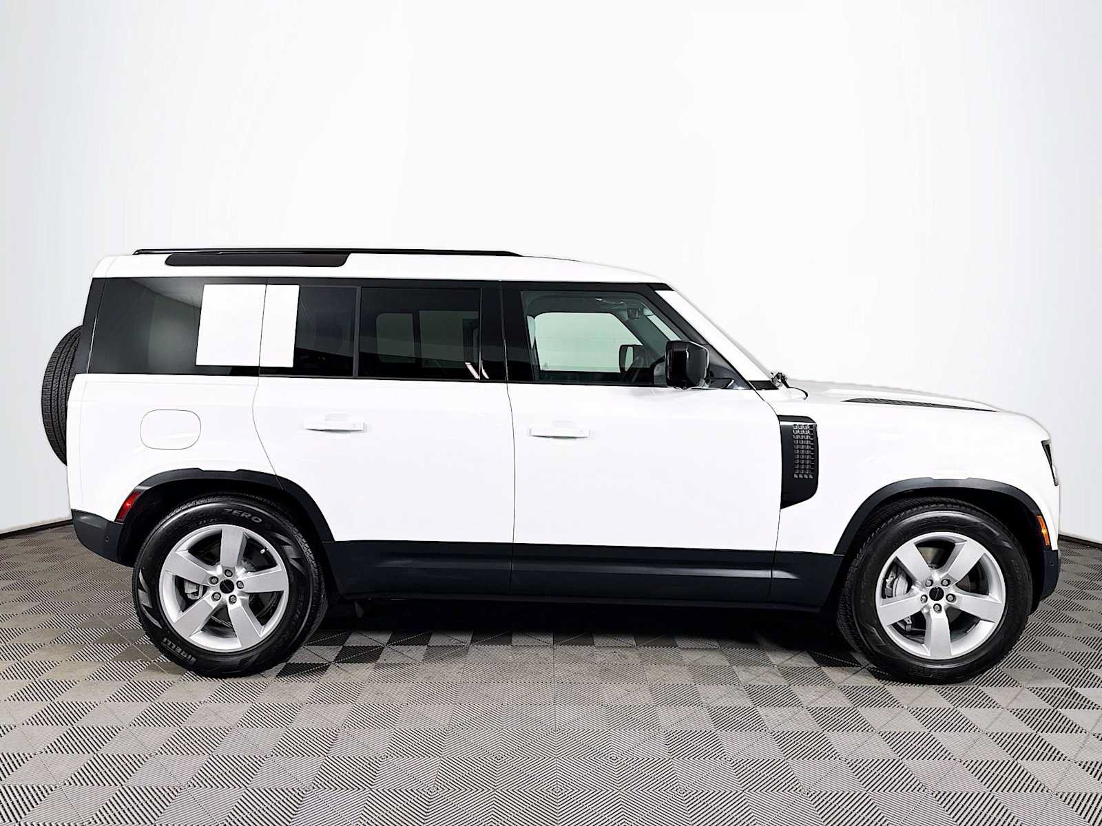 Used 2026 Land Rover Defender 110 S AWD/4WD image 4