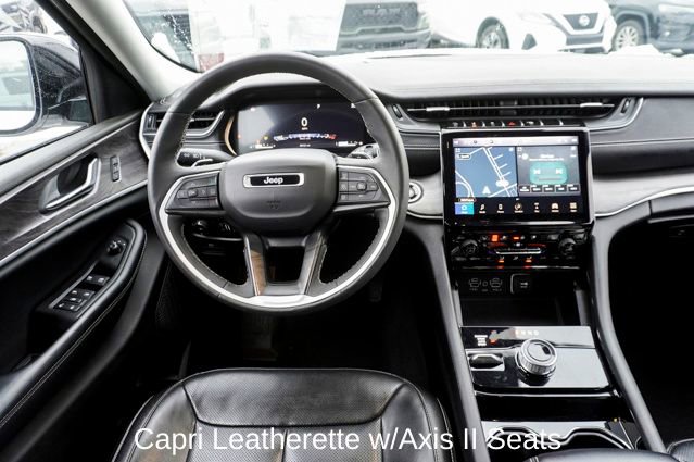 Used 2023 Jeep Grand Cherokee Limited w/ Luxury Tech Group II image 11