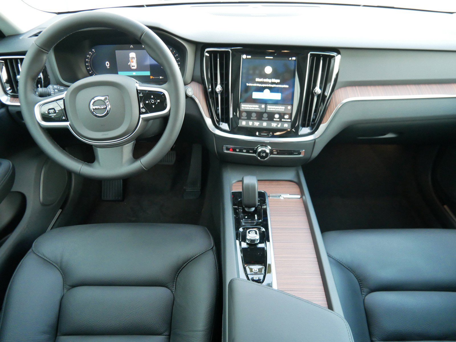 New 2026 Volvo V60 B5 Cross Country Plus w/ Climate Package AWD/4WD image 7