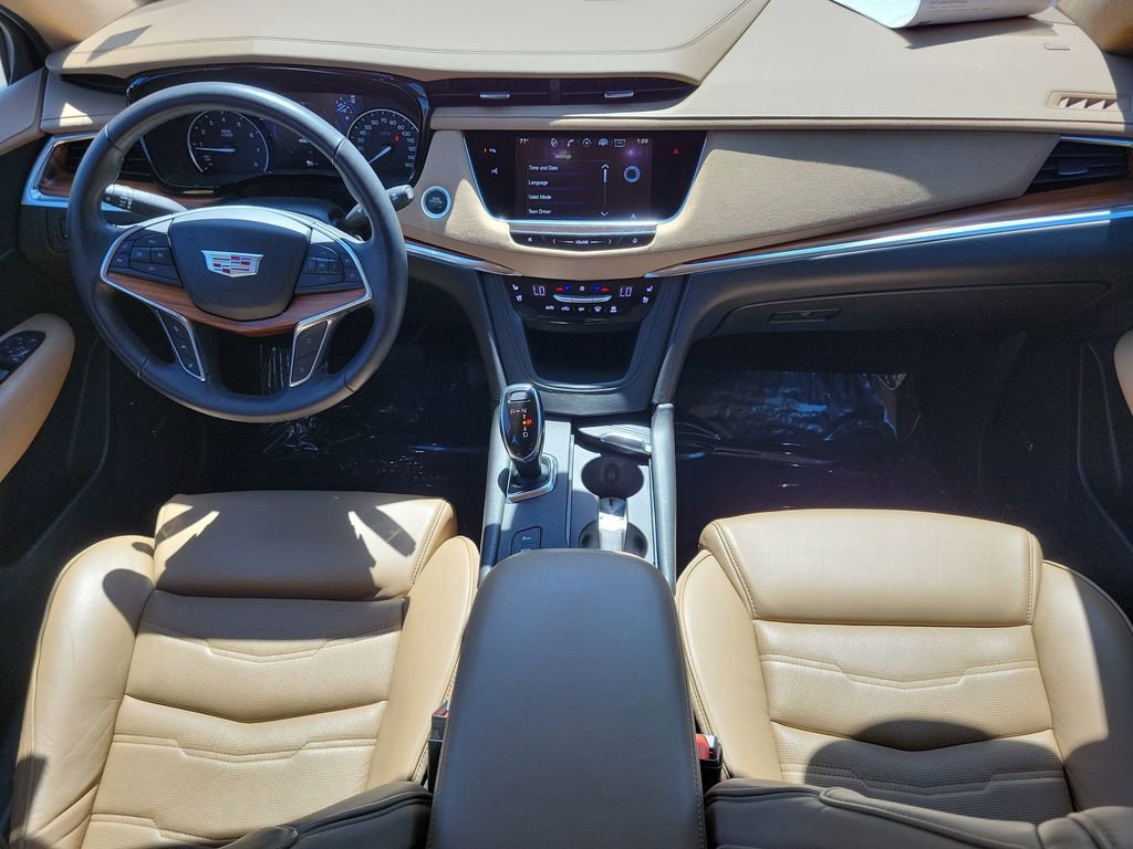Used 2017 Cadillac XT5 Platinum w/ Driver Assist Package image 15