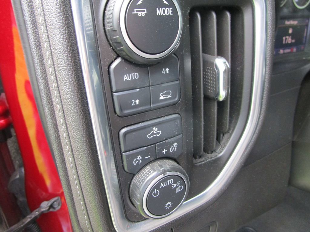 Used 2021 Chevrolet Silverado 1500 LT image 31
