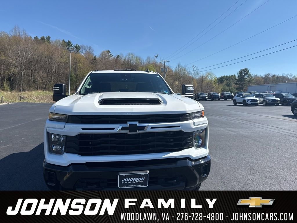 Used 2025 Chevrolet Silverado 2500 Custom w/ Custom Value Package image 2