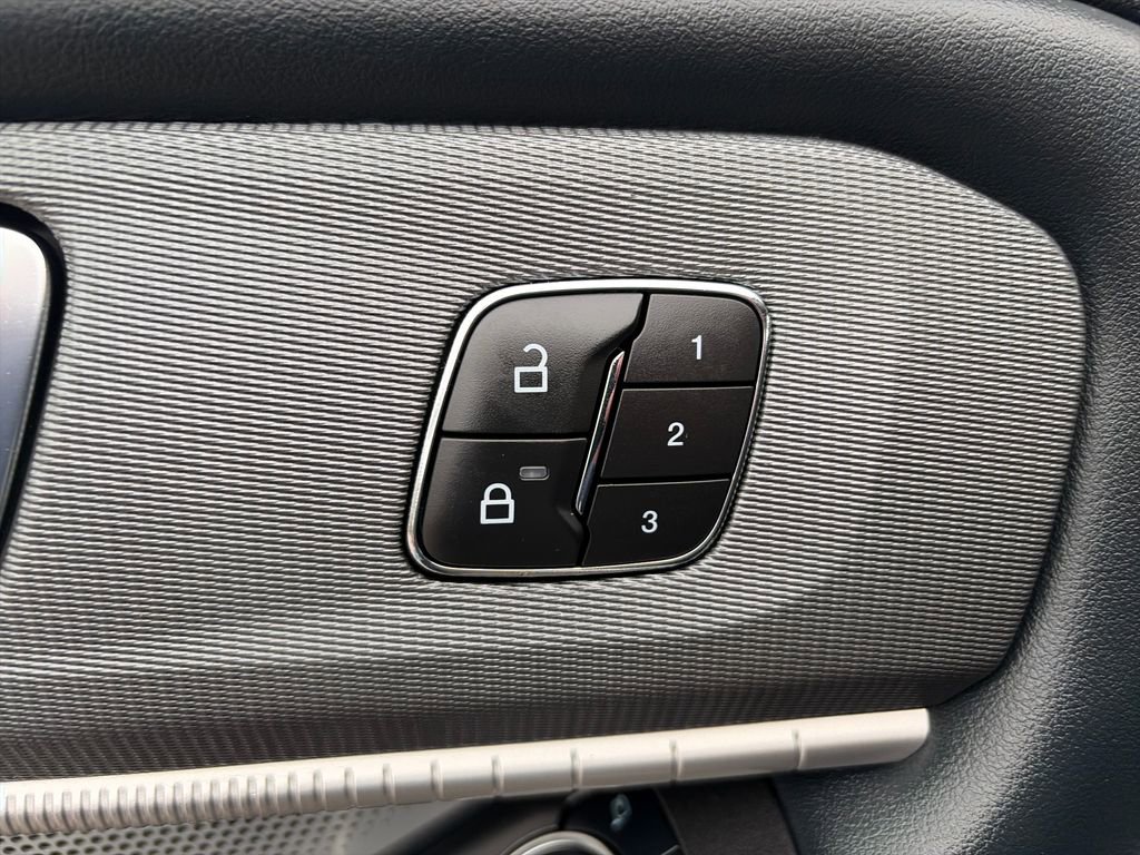 Used 2025 Ford Explorer ST image 20