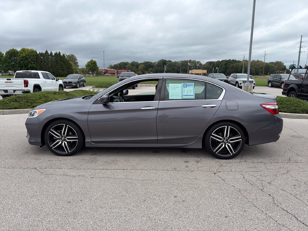 Used 2017 Honda Accord Sport image 4