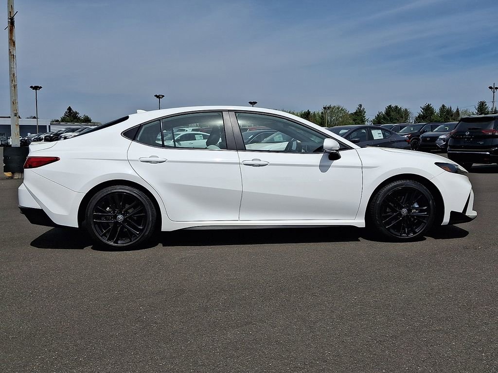Used 2025 Toyota Camry SE w/ Convenience Package FWD image 7