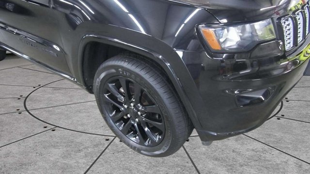 Used 2020 Jeep Grand Cherokee Altitude image 30