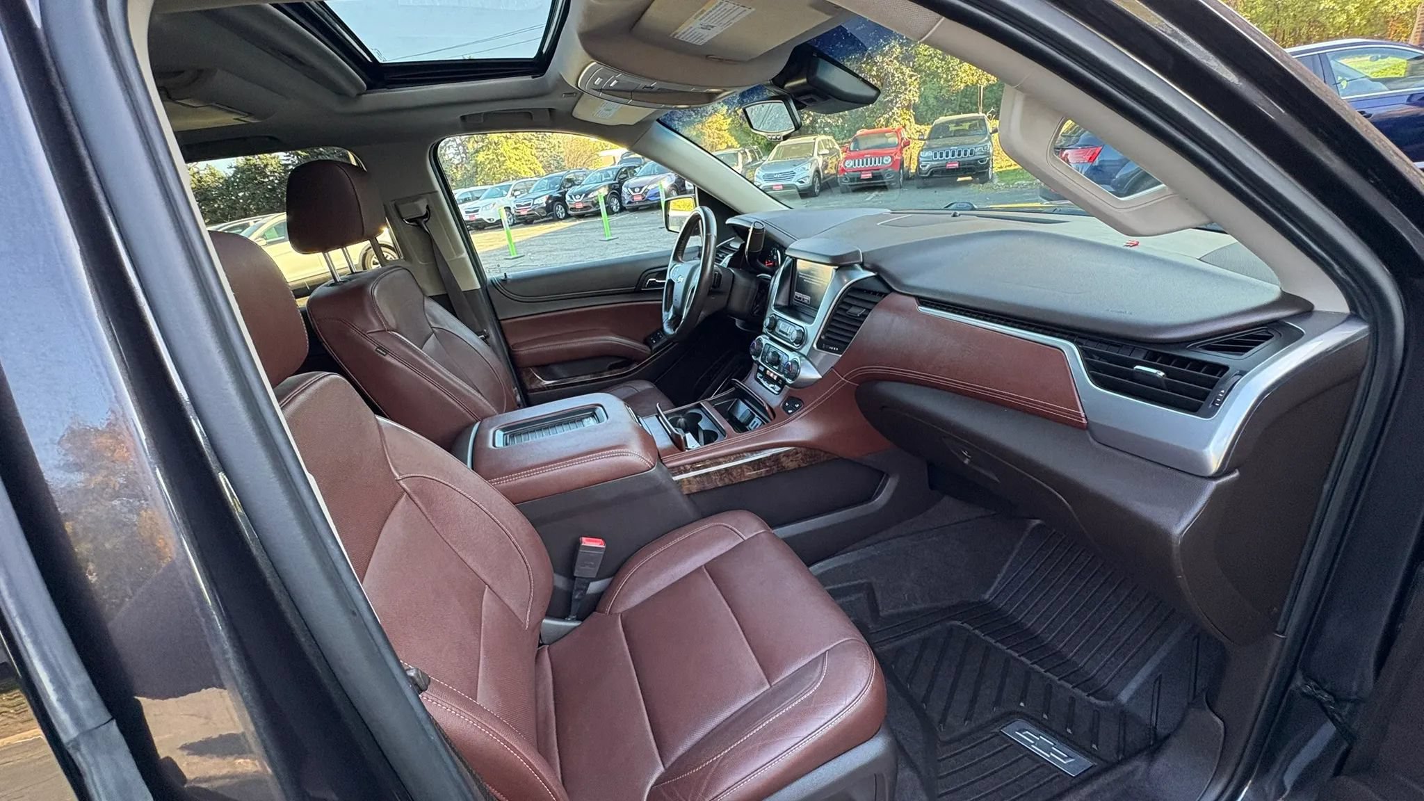 Used 2018 Chevrolet Tahoe Premier AWD/4WD image 34
