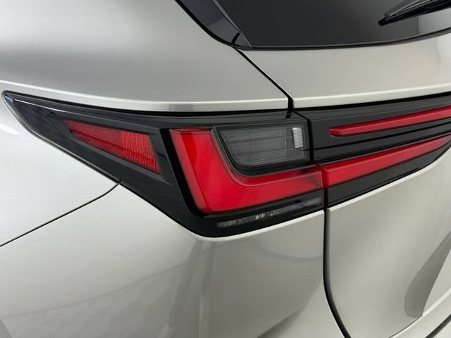 Used 2025 Lexus NX 250 FWD w/ Towing Package (2000 Lbs) image 14