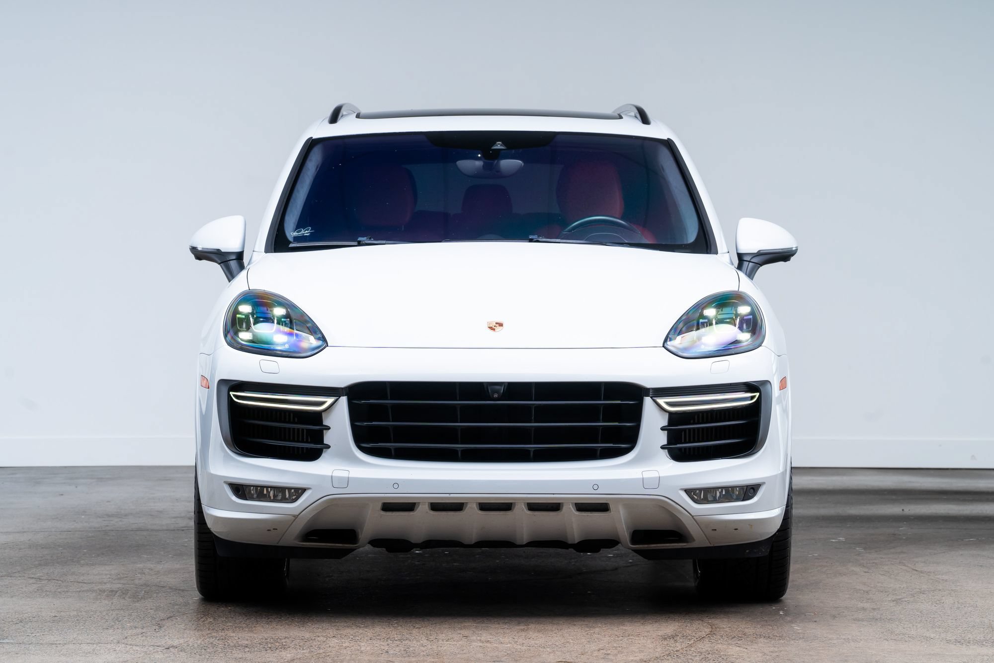 Used 2018 Porsche Cayenne GTS AWD/4WD image 2