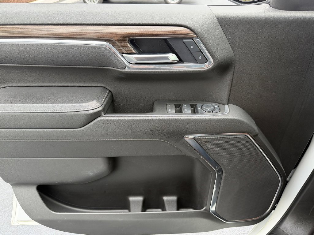 Used 2025 Chevrolet Silverado 1500 LT RWD image 28