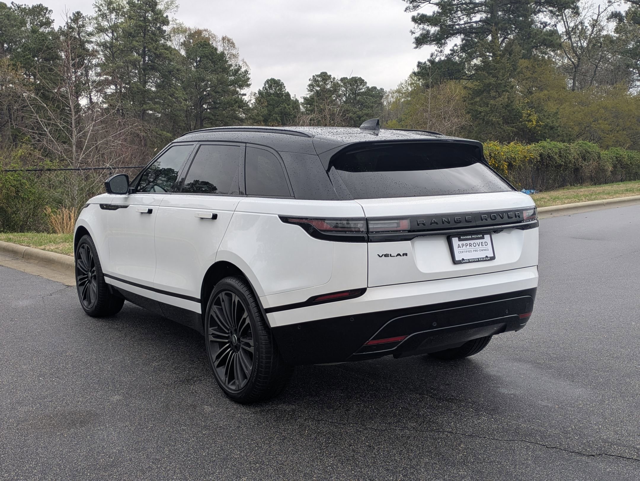 Certified 2026 Land Rover Range Rover Velar Dynamic SE image 7