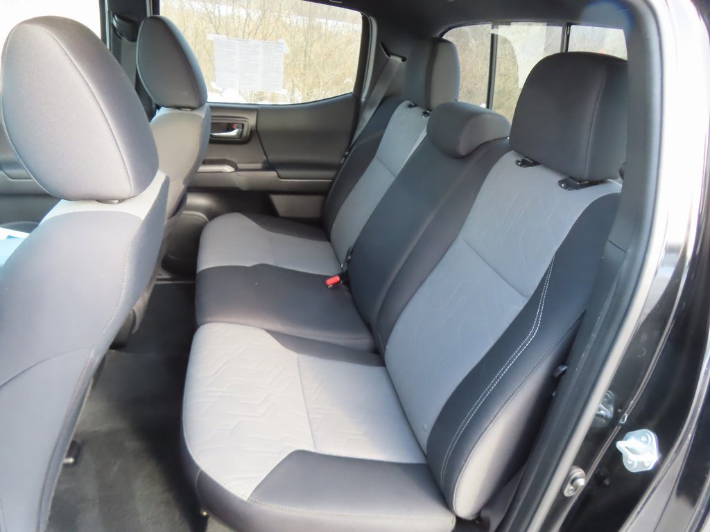 Used 2023 Toyota Tacoma TRD Off-Road image 29