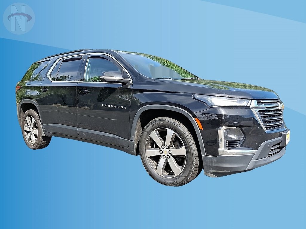 Used 2022 Chevrolet Traverse LT w/ LT Premium Package AWD/4WD image 1
