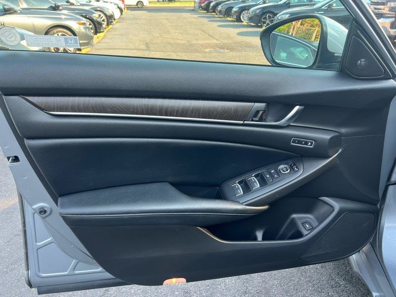 Used 2018 Honda Accord Touring image 27