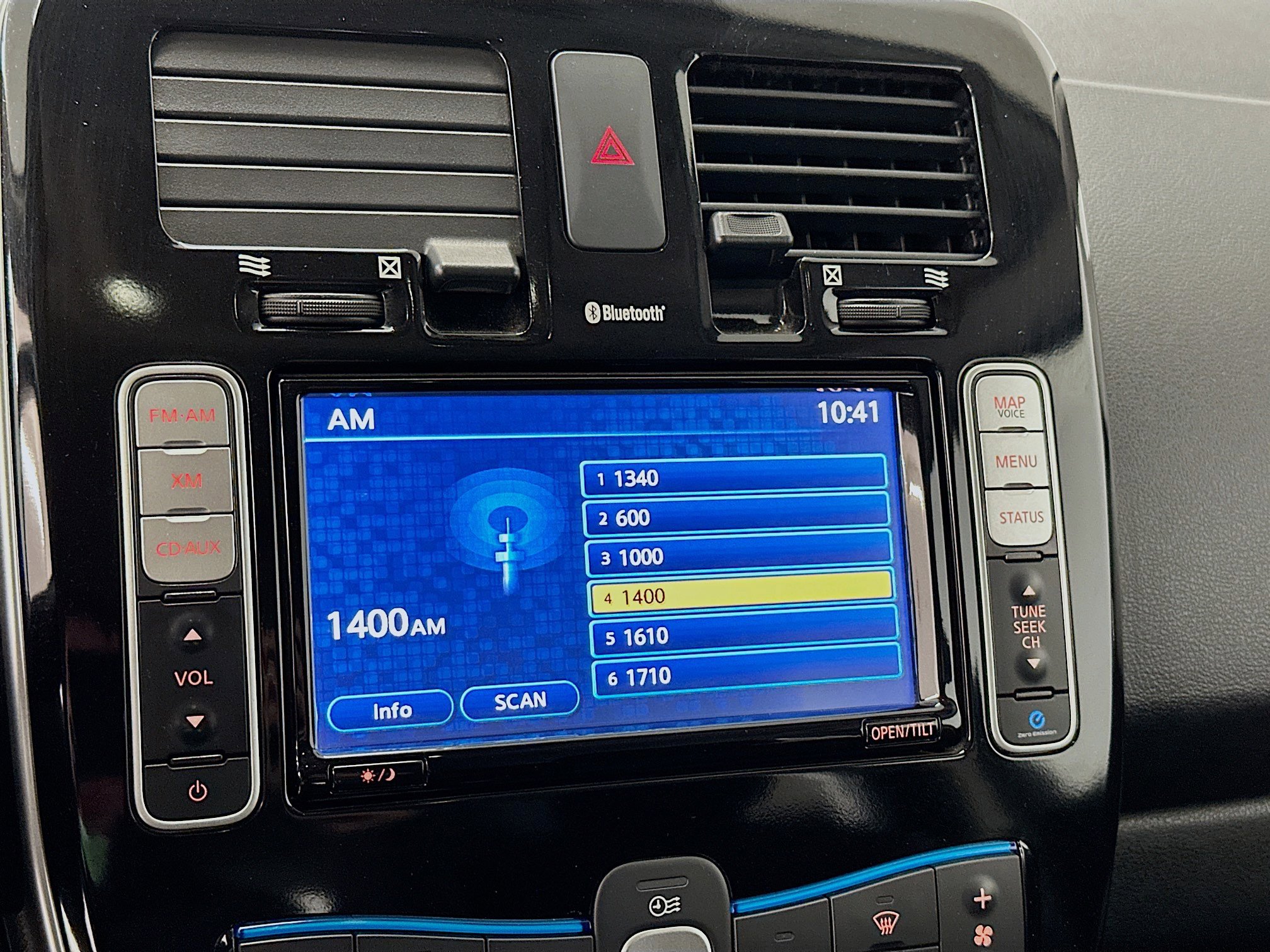 Used 2015 Nissan Leaf SV w/ LED & Quick Charge Package FWD image 21